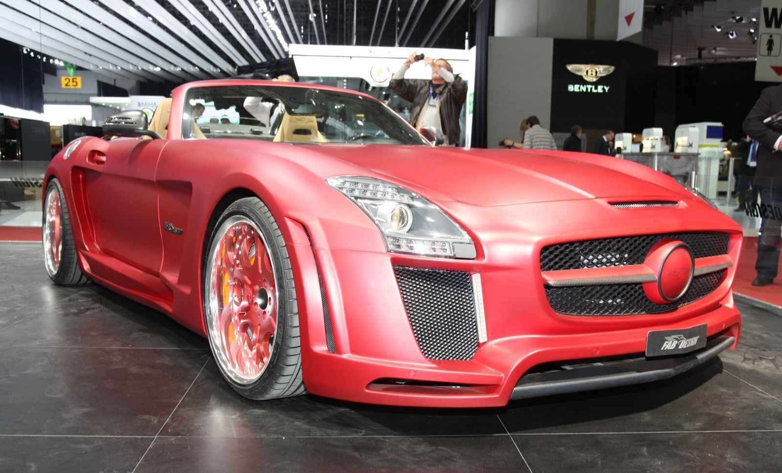 Mercedes SLS AMG Roadster Pink