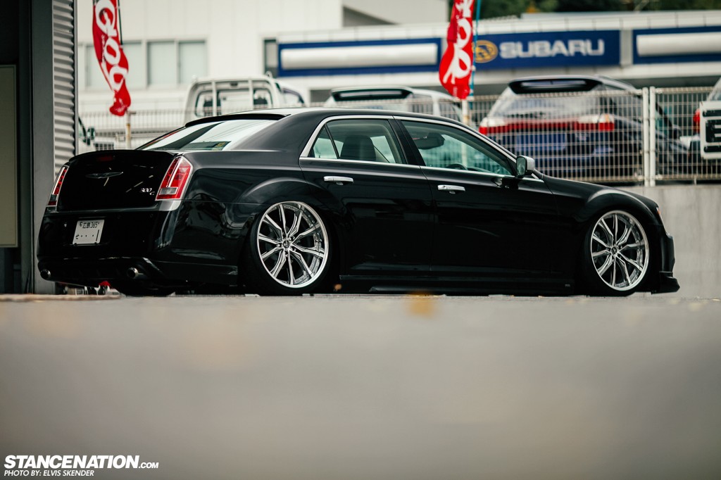 Aimgain Chrysler 300C VIP Style