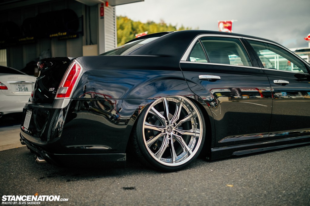 Aimgain Chrysler 300C VIP Style