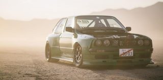 BMW E30 3-Series раздуто до неузнаваемост